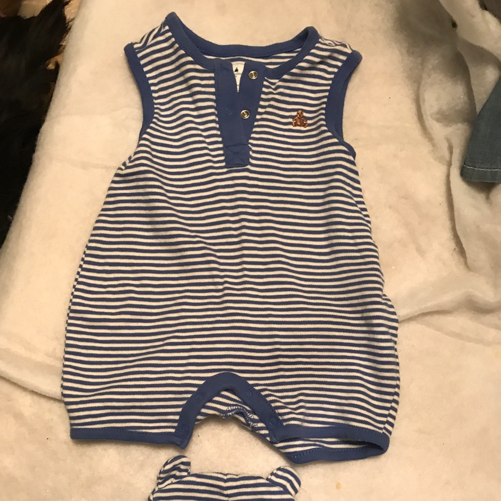 Cute summer onesies with march hat.